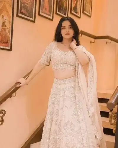 Escort Aliganj